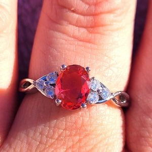 Red Oval Fashion Ring with Side Stones